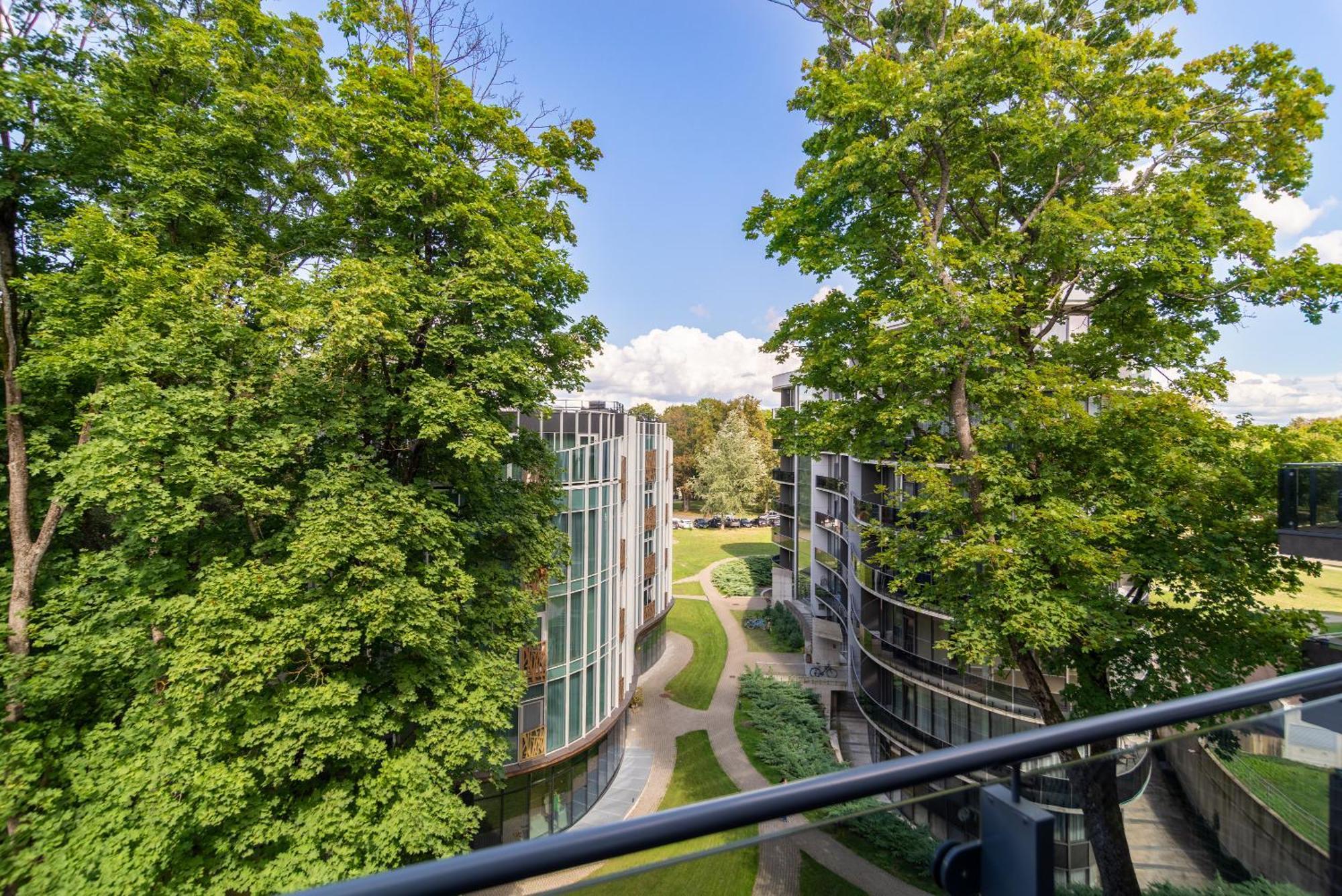 2 Bedroom Apt, 2 Garage Spots & Balconies, Self Check-In, By Cohost Druskininkai Exteriör bild